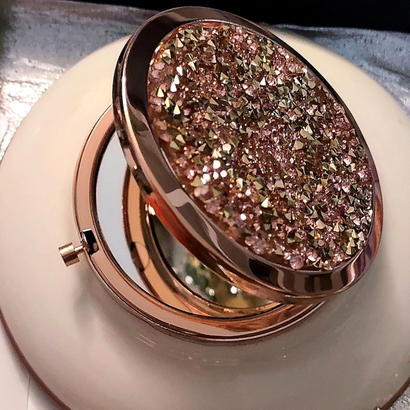 Sparkling Rose Gold Compact Makeup Mirror - Picture 2 of 11